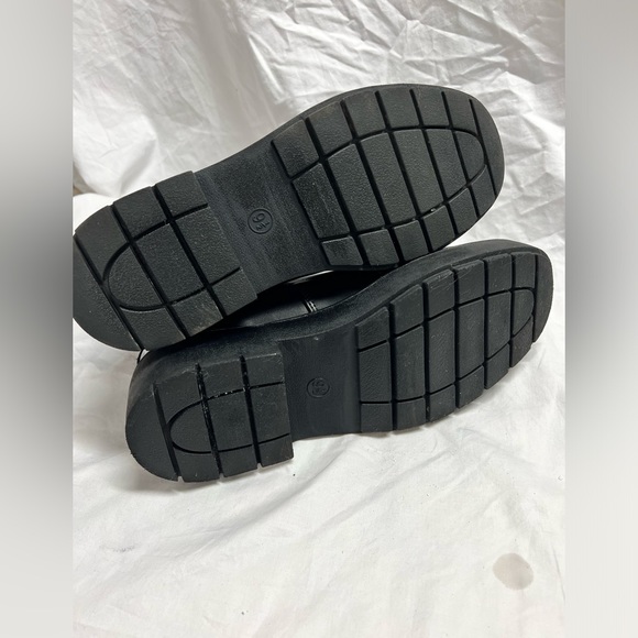 Boots - Picture 11 of 15